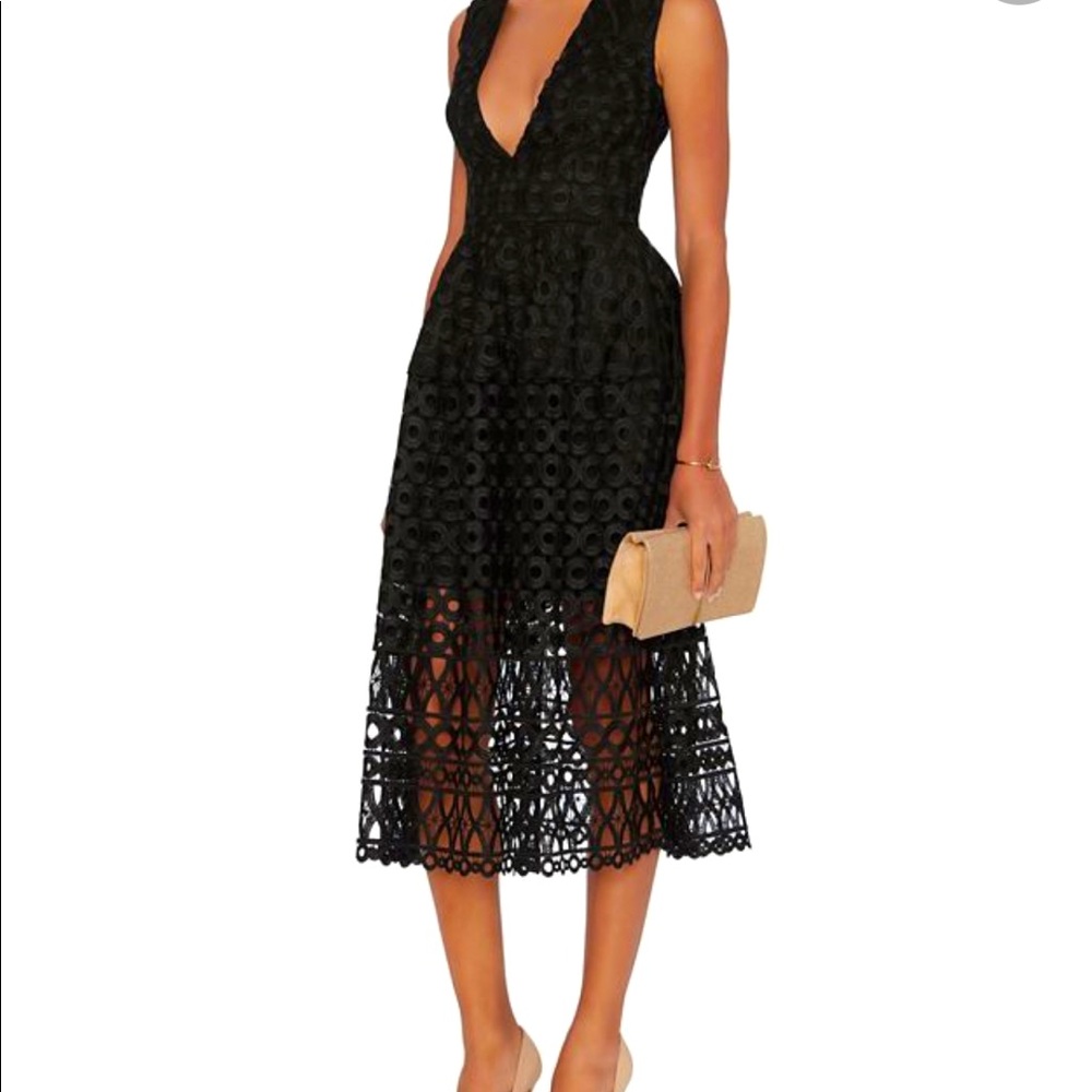 Sophisticated Navy Lace N/Nicholas Lace Cocktail Dress, size 2